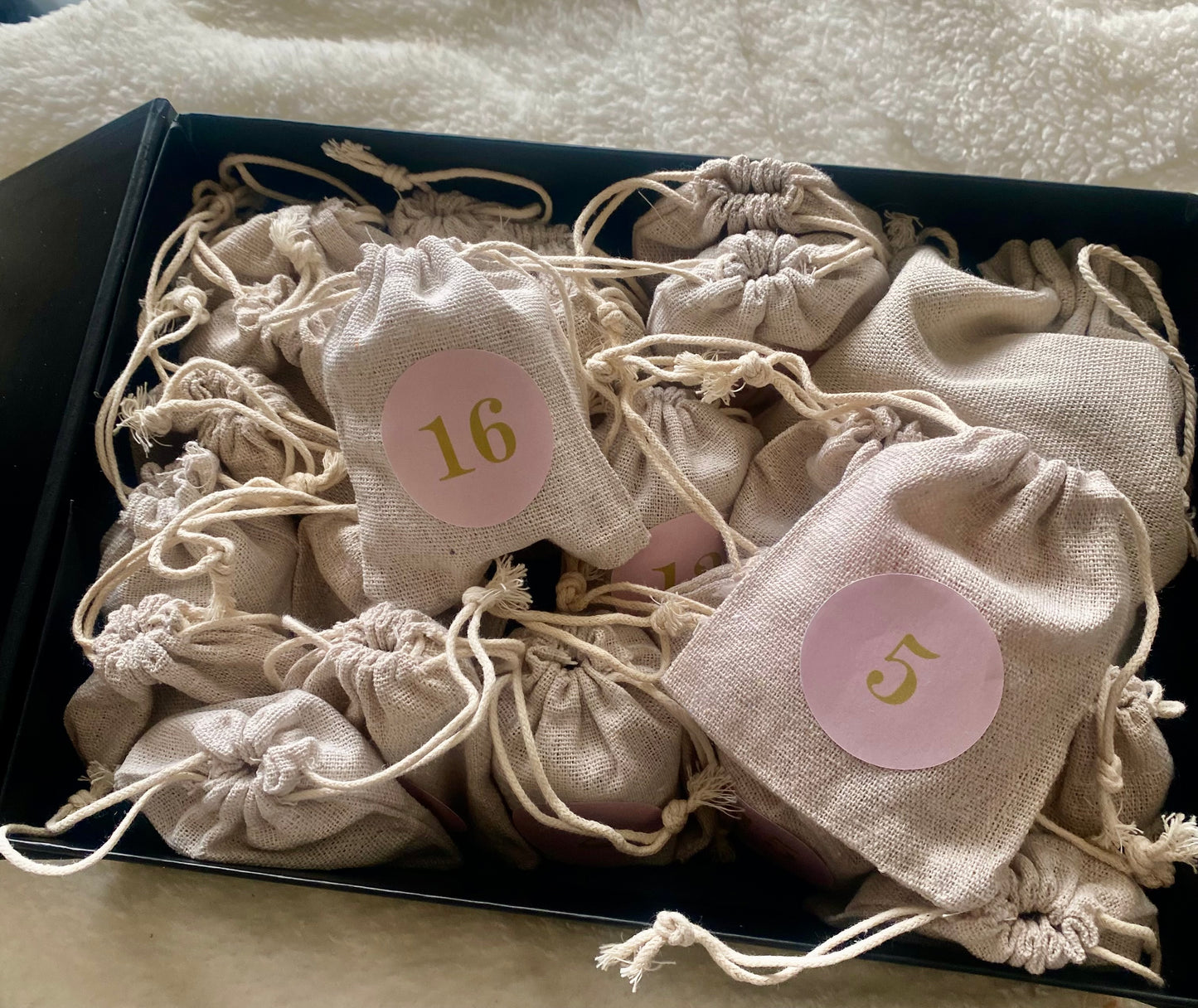 ✨ Nouveauté 2025 – Calendrier de l’Avent parfumé ✨